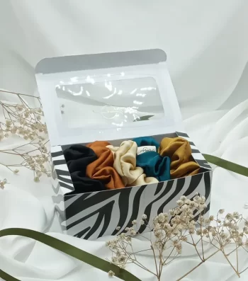 CHARISMATIC-5c-Exciting-Gift-Self-Pamper-Box-5-Classic-Silky-Scrunchies_a