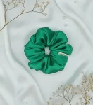 Emerald-Green-Silky-Classic-Scrunchie